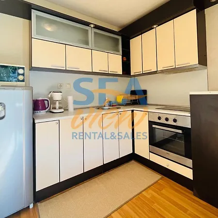 شقة فندقية Sea View Iglika 2*