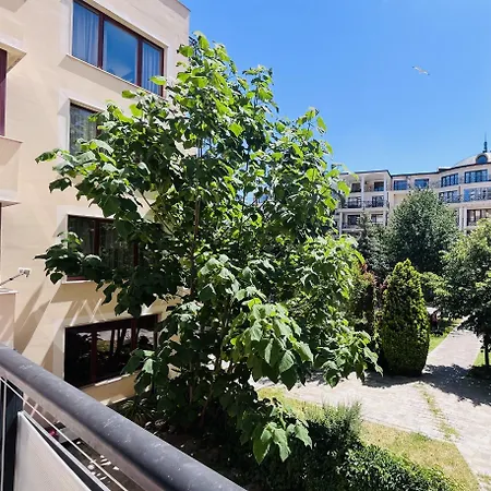 شقة فندقية Sea View Iglika 2*