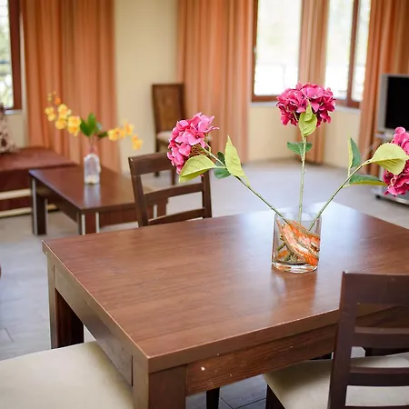 Sea View Iglika Apartmanhotel 2*