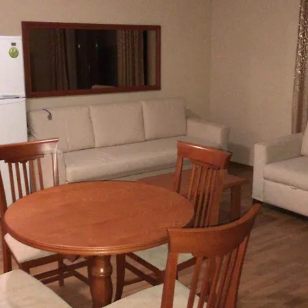 Sea View Iglika 公寓式酒店 2*