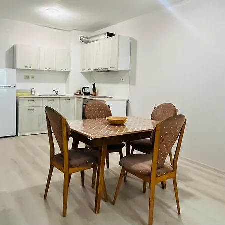 Ξενοδοχείο με διαμερίσματα Sea View Iglika 2*