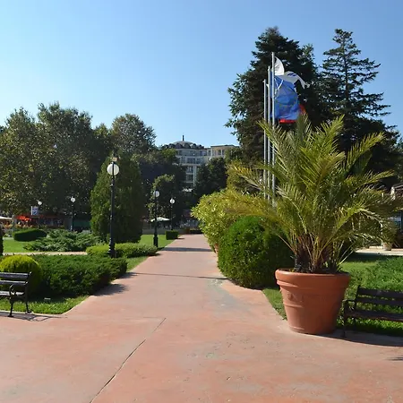 Lägenhetshotell Sea View Iglika 2*